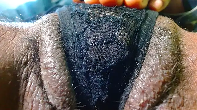 Snapshot of bethanywilson_23 chatting on 11.14.25 bethanywilson 23 online show from 11.14.25