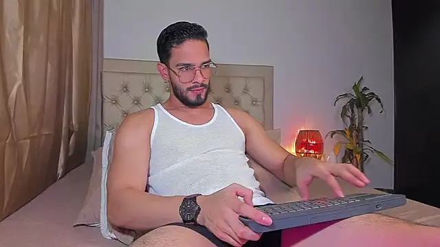 Snapshot of Josseph1_ chatting on 02.20.25 Josseph1 online show from 02.20.25