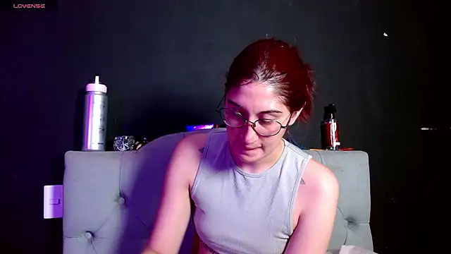 Snapshot of Red-moon1 chatting on 01.16.26 Red-moon1 online show from 01.16.26