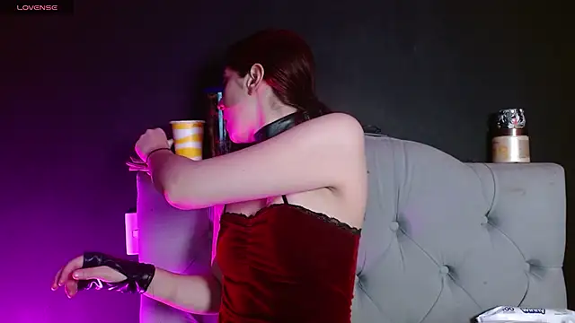 Snapshot of Red-moon1 chatting on 02.15.26 Red-moon1 online show from 02.15.26