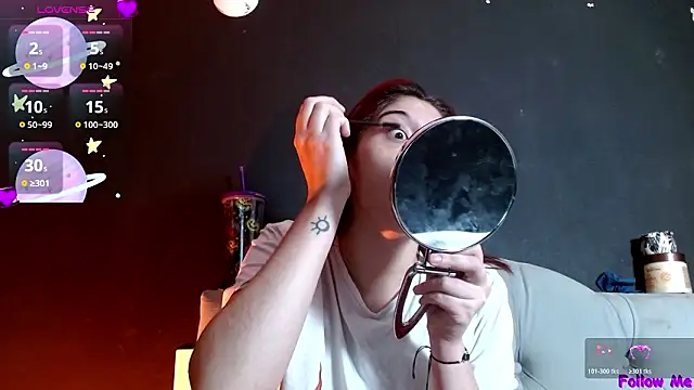 Snapshot of Red-moon1 chatting on 02.28.26 Red-moon1 online show from 02.28.26