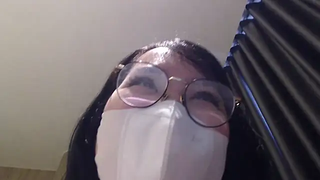 Snapshot of Onee-Chew chatting on 10.11.25 Onee-Chew online show from 10.11.25