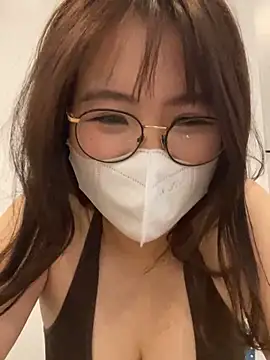 Onee-Chew online show from 04.11.26