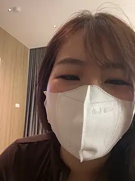Snapshot of Onee-Chew chatting on 04.26.26 Onee-Chew online show from 04.26.26