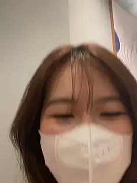 Snapshot of Onee-Chew chatting on 05.12.26 Onee-Chew online show from 05.12.26
