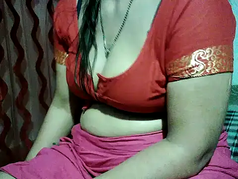 Snapshot of RukminiNew chatting on 10.31.25 RukminiNew online show from 10.31.25