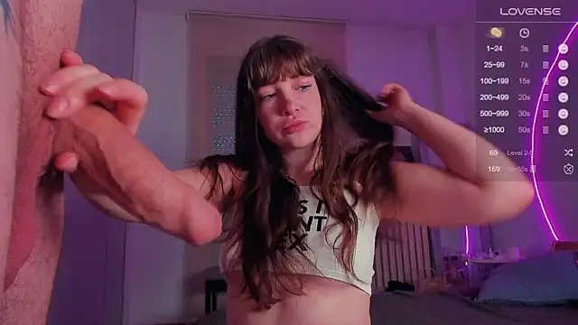 Snapshot of alicekaneky chatting on 10.27.25 alicekaneky online show from 10.27.25