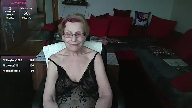 HeisseomaOriginal online show from 02.25.25