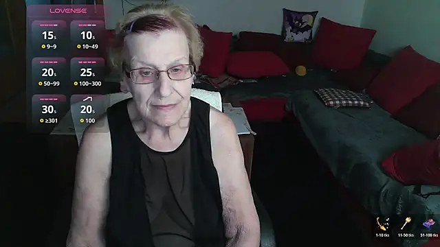 HeisseomaOriginal online show from 11.20.25