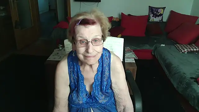 HeisseomaOriginal online show from 04.14.26