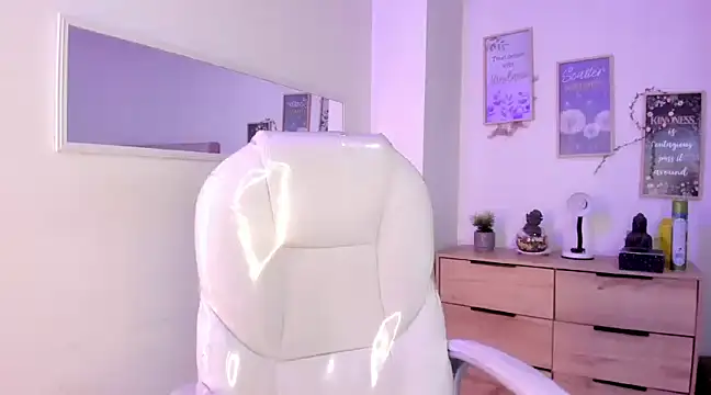 bluee hazell online show from 02.02.25