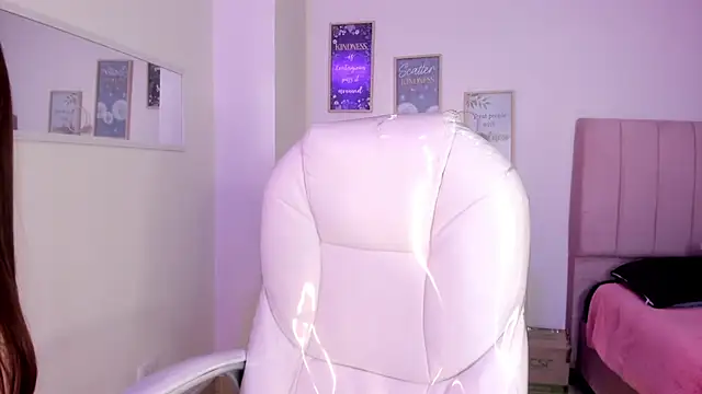 bluee hazell online show from 03.17.25