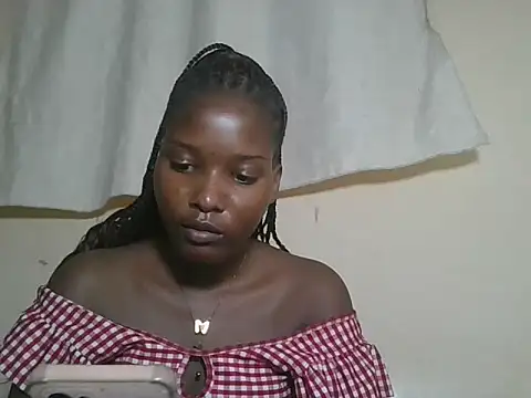 Snapshot of sexyjanett chatting on 10.02.25 sexyjanett online show from 10.02.25