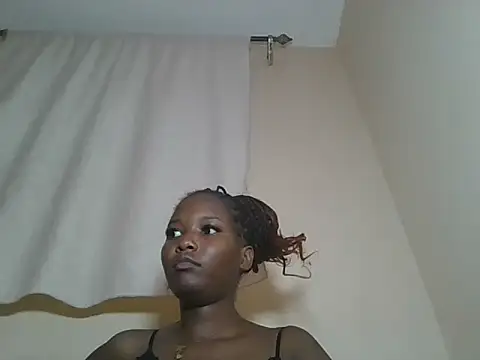 Snapshot of sexyjanett chatting on 10.07.25 sexyjanett online show from 10.07.25