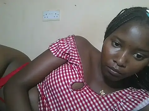 Snapshot of sexyjanett chatting on 10.20.25 sexyjanett online show from 10.20.25