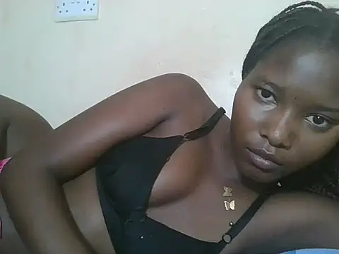 Snapshot of sexyjanett chatting on 10.22.25 sexyjanett online show from 10.22.25