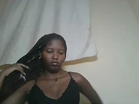 Snapshot of sexyjanett chatting on 10.25.25 sexyjanett online show from 10.25.25