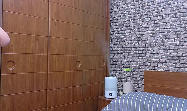 Snapshot of CuteBlondeMe chatting on 10.30.25 CuteBlondeMe online show from 10.30.25