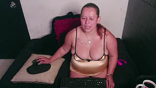 Snapshot of Diana_Lozano chatting on 01.09.25 Diana Lozano online show from 01.09.25