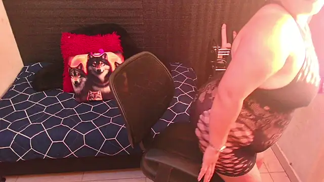 Snapshot of Diana_Lozano chatting on 01.28.25 Diana Lozano online show from 01.28.25