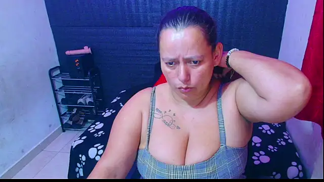 Snapshot of Diana_Lozano chatting on 03.12.25 Diana Lozano online show from 03.12.25