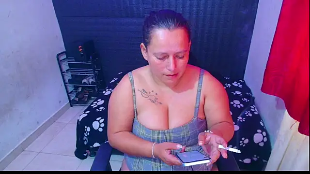 Snapshot of Diana_Lozano chatting on 03.12.25 Diana Lozano online show from 03.12.25