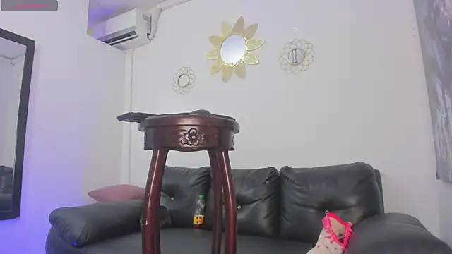 Sophia Cameron online show from 01.20.25