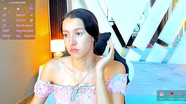 Snapshot of Linda4Petite chatting on 10.03.25 Linda4Petite online show from 10.03.25