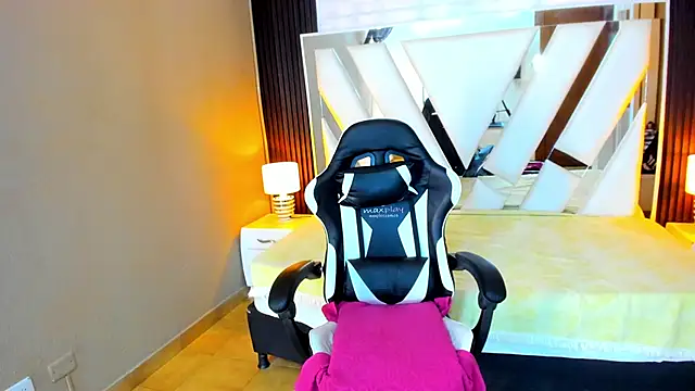 Linda4Petite online show from 11.22.25