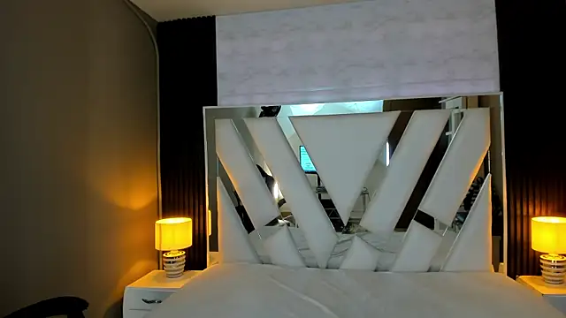 Linda4Petite online show from 12.22.25