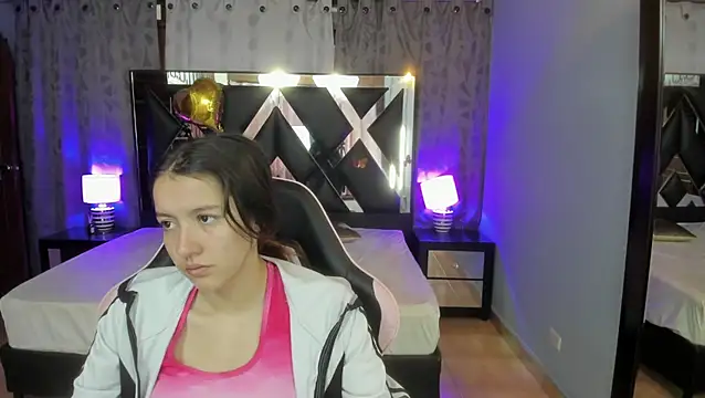 Linda4Petite online show from 06.21.26