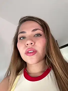 Snapshot of NatashaCruz- chatting on 06.27.26 NatashaCruz- online show from 06.27.26