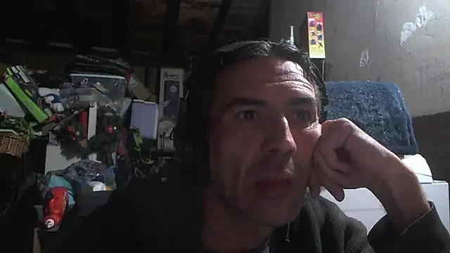 Snapshot of Anarchy_Burger chatting on 04.26.26 Anarchy Burger online show from 04.26.26