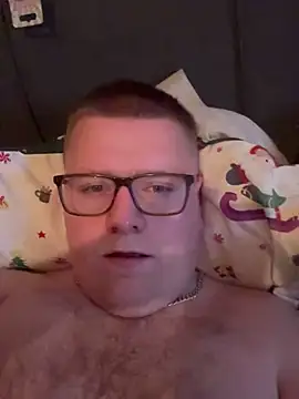 Snapshot of harryletsgo chatting on 12.23.24 harryletsgo online show from 12.23.24