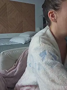 Ellie-L-Elizabeth online show from 06.04.26