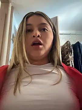 lunablossom  online show from 01.18.26