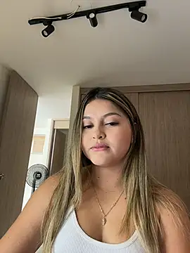 lunablossom  online show from 02.28.26