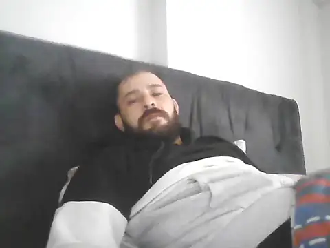 Snapshot of NiiiRvaNaa chatting on 11.13.25 NiiiRvaNaa online show from 11.13.25