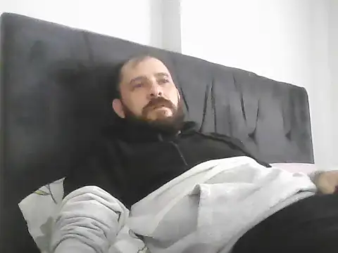 Snapshot of NiiiRvaNaa chatting on 11.14.25 NiiiRvaNaa online show from 11.14.25