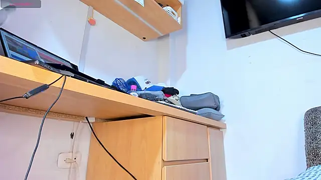 Snapshot of MikeMiller2 chatting on 09.30.25 MikeMiller2 online show from 09.30.25