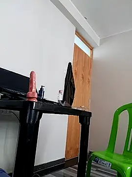 Snapshot of MikeMiller2 chatting on 10.25.25 MikeMiller2 online show from 10.25.25