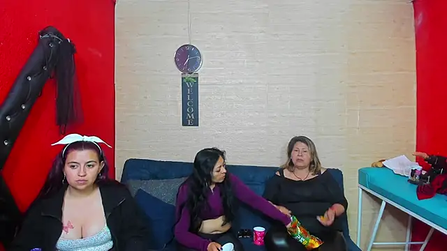 lesbiancuple online show from 09.22.25