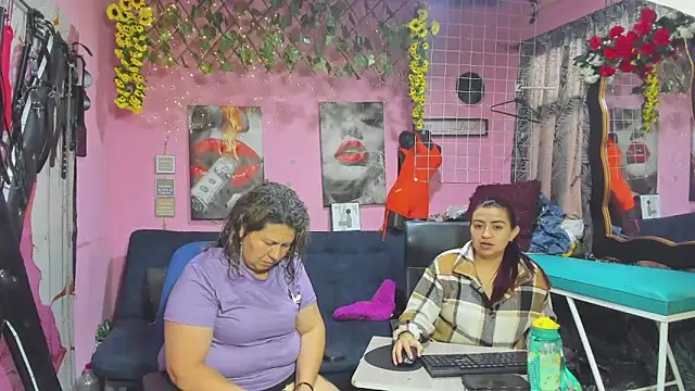 Snapshot of lesbiancuple chatting on 05.19.26 lesbiancuple online show from 05.19.26
