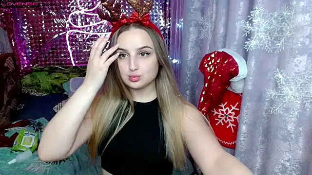 Snapshot of Careys_universe chatting on 12.23.24 Careys universe online show from 12.23.24