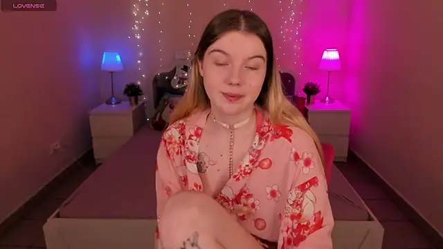 ohmyJuliet online show from 01.15.25