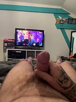 Snapshot of RenaudS-02 chatting on 10.27.25 RenaudS-02 online show from 10.27.25