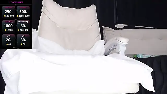 qianqian  online show from 11.28.25