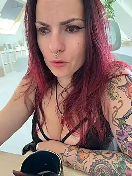 Snapshot of LunaMoongirl chatting on 07.19.26 LunaMoongirl online show from 07.19.26