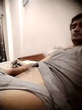 Snapshot of Rajat14111996 chatting on 02.14.25 Rajat14111996 online show from 02.14.25