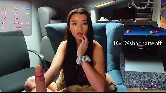 Snapshot of shachatteof chatting on 10.28.25 shachatteof online show from 10.28.25